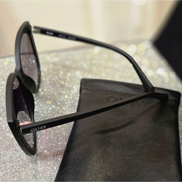 Quay Australia Ever After Sunglasses- Matte Black Frame/Smoke Fade Lens - Picture 6 of 8